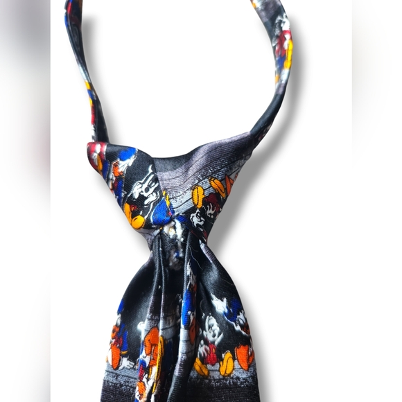 Disney Tie Kids Necktie with Mickey Mouse, Donald Duck, and Goofy - Picture 5 of 5